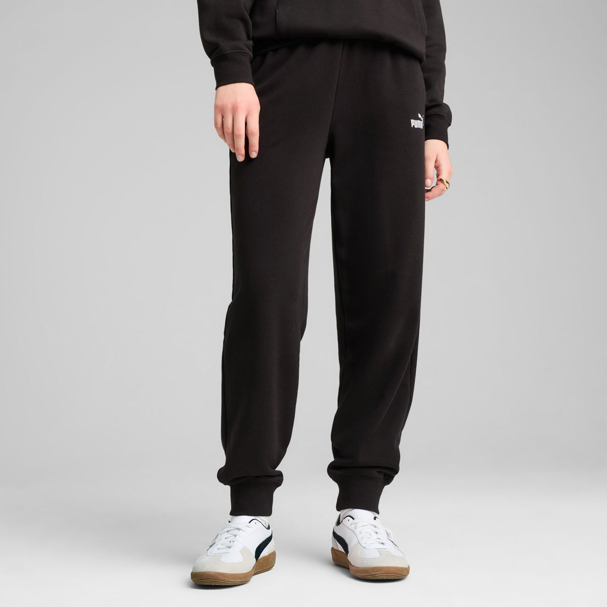 Puma ESS Small No. 1 Logo Comfort High-Waist Sweatpants TR cl – schwarz