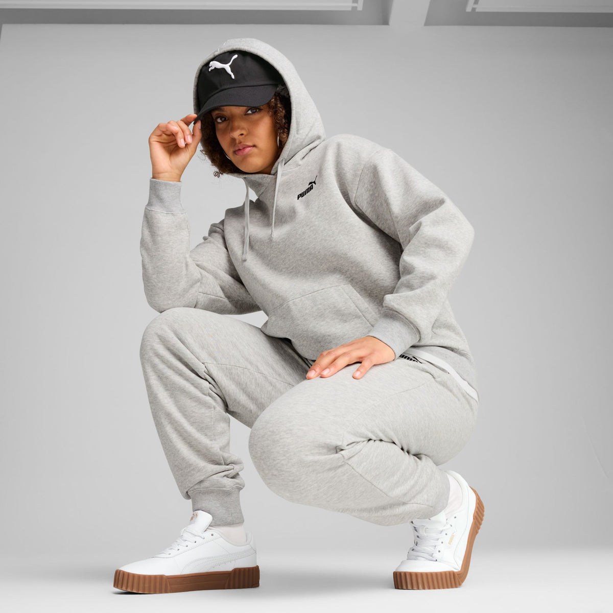 Puma ESS Small No. 1 Logo Comfort High-Waist Sweatpants TR cl – grau