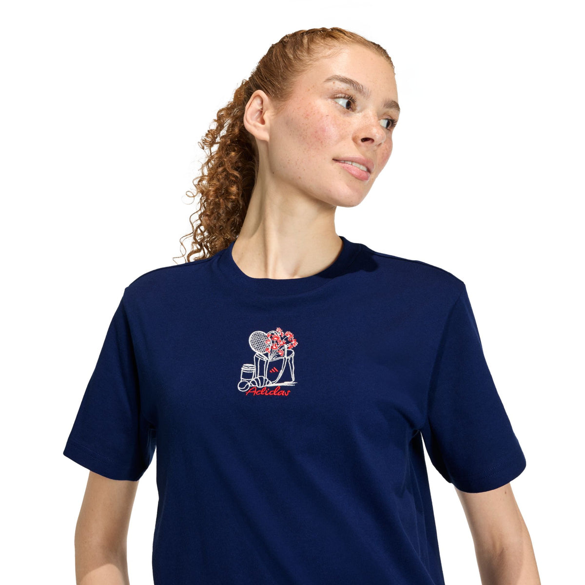 Adidas Mini Embroidery Graphic Tee – dunkelblau/navy