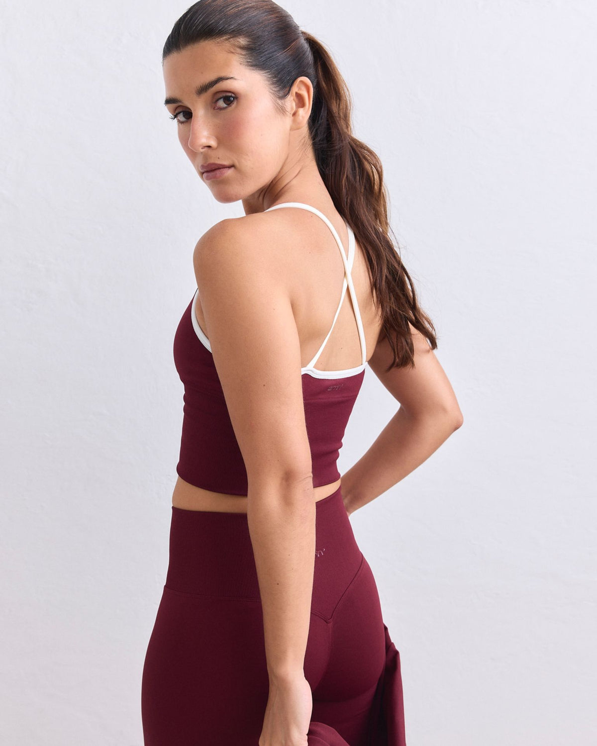 Aimn Shape Seamless Cross Back Bralette – rot