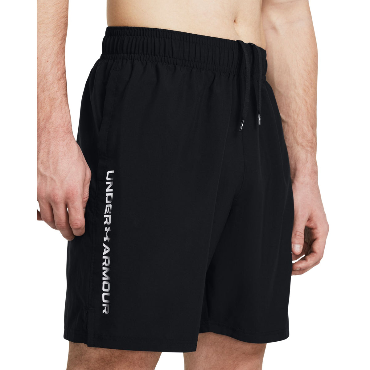 Under Armour Woven Shorts – schwarz