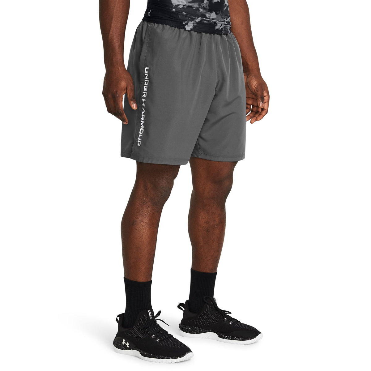 Under Armour Woven Shorts – grau